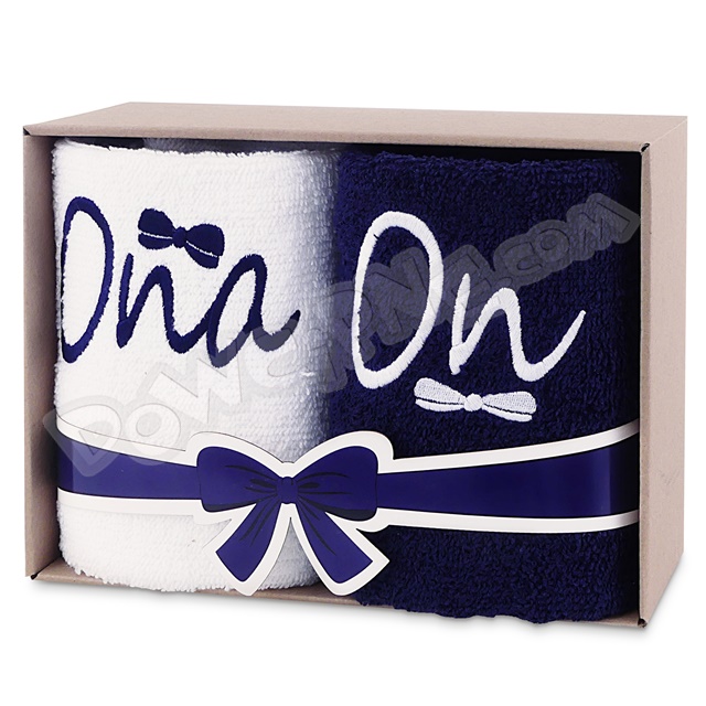 Ręczniki haftowane (2szt.) w pudełku - Ona/On (biały/granatowy)